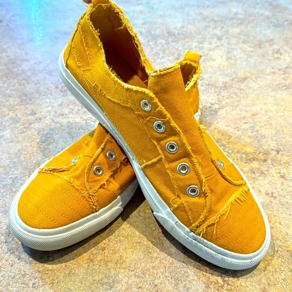 Corky’s Golden Yellow Canvas Sneakers women size 9 - Picture 2 of 5